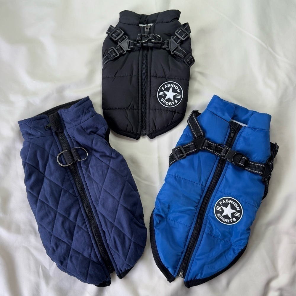 Set of 3 dog quilted puffer
Pet Jackets in Black, Blue, and Navy